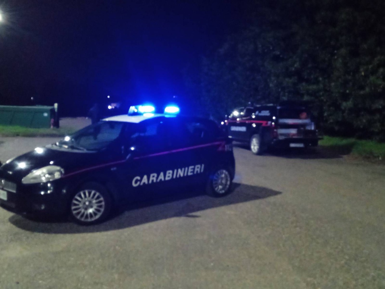 Un uomo invia foto di una bomba a mano alla ex compagna