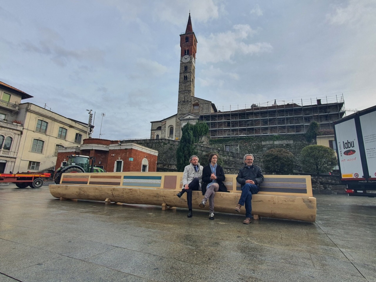 Cantù e Como siglano un accordo per il Festival del Legno