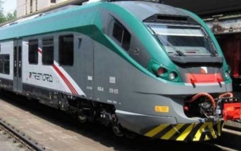 Tragedia sui binari: giovane di 23 anni perde la vita in un incidente ferroviario