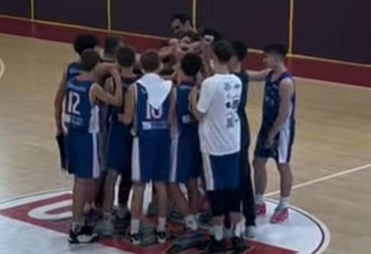 L’Uniweb Cantù U14 conquista la vittoria nella gara d’andata ad Almenno con un punteggio di 63-73