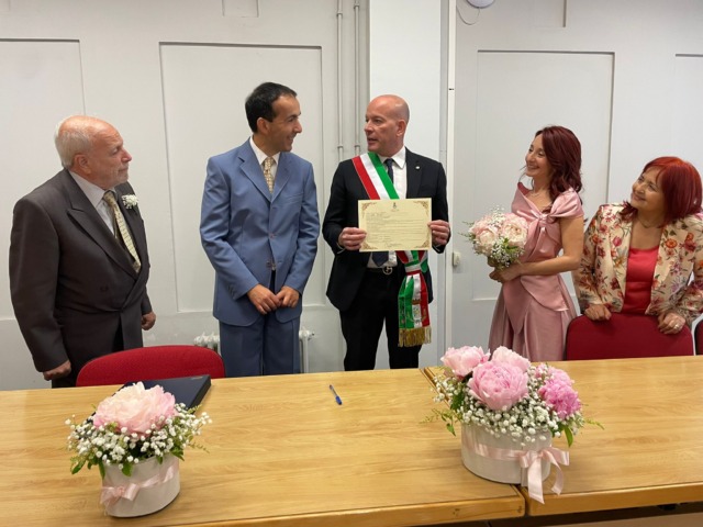 Primi matrimoni celebrati nella sala civica di Mariano Comense, il vicesindaco: “Una location promettente per il futuro”