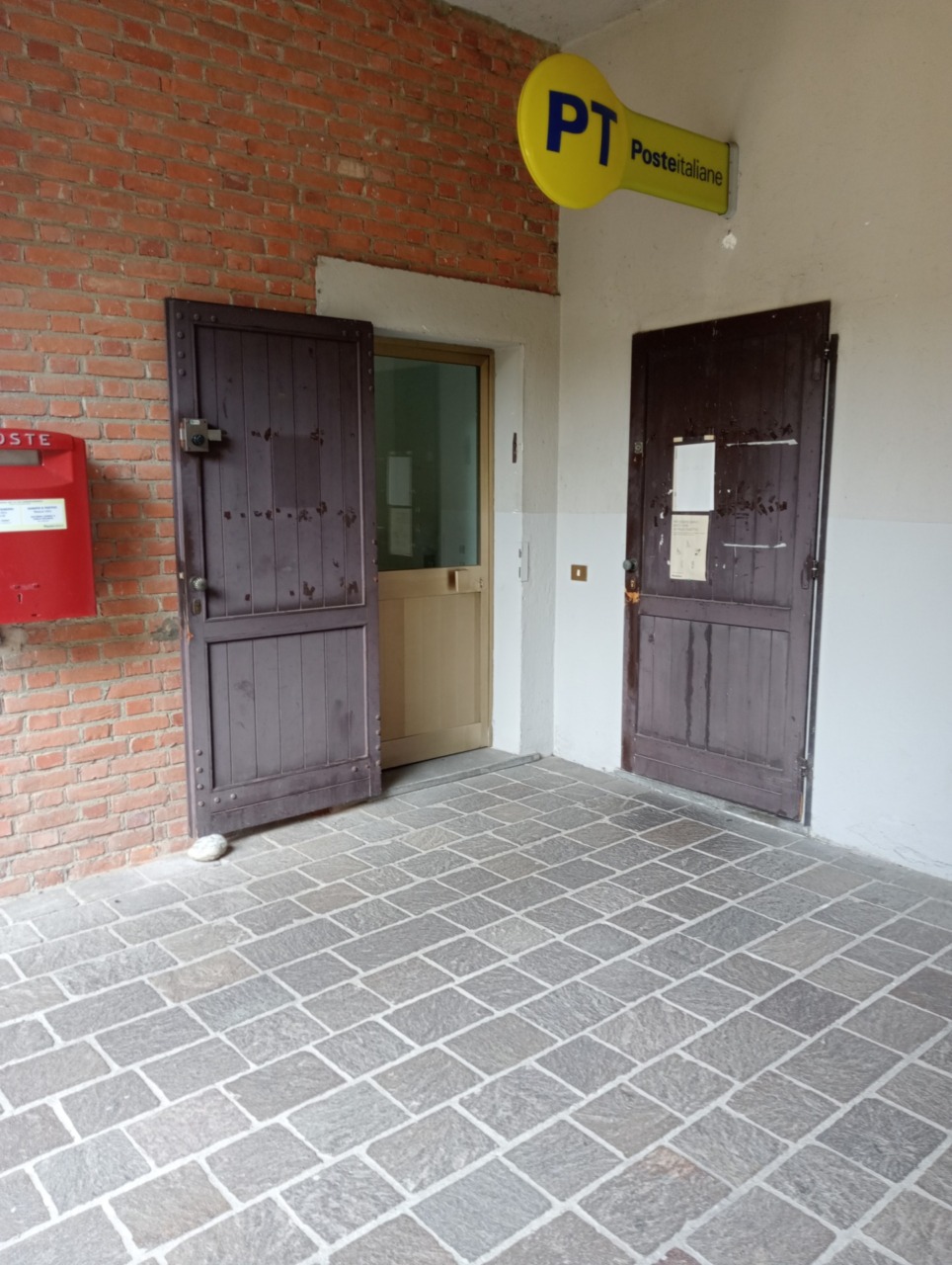 Arrestato uno dei rapinatori dell’ufficio postale di Carimate