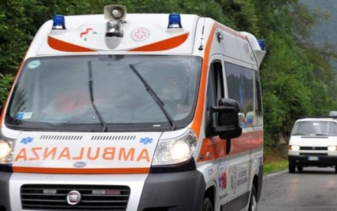Caduta da una scala a Vertemate: un 44enne in condizioni critiche