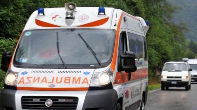 Caduta da una scala a Vertemate: un 44enne in condizioni critiche