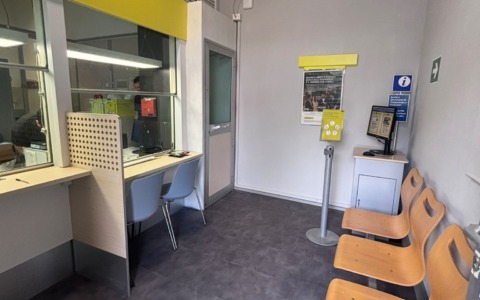 Riaprono al pubblico gli uffici postali di Brenna e Fenegrò dopo i lavori di ristrutturazione