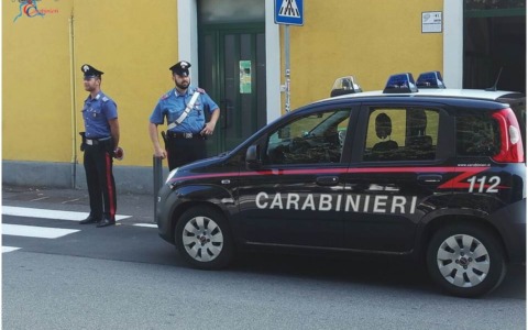 Sequestrati eroina, cocaina e hashish a Carugo